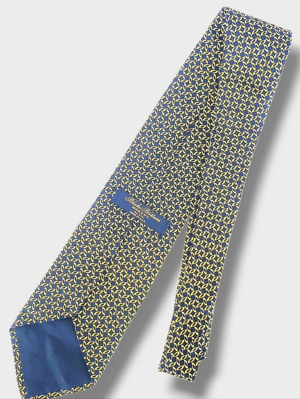BROOKS BROTHERS MAKERS SILK MEN'S TIE DARK BLUE W YELLOW Gold USA